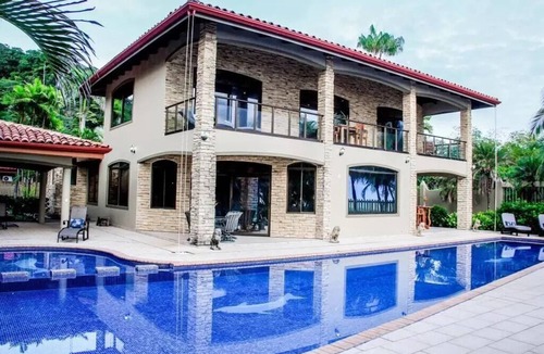 Playa Hermosa House | 2 BeachFront Properties for 40 People. Weddings, Reunions and Retreats