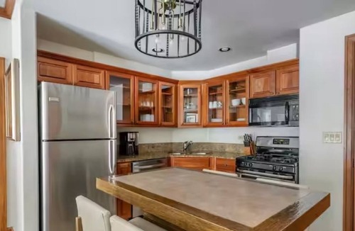 Peak 9 Villa | 2 Beautiful Bedrooms at HGVC Valdoro Mountain Lodge Breckenridge