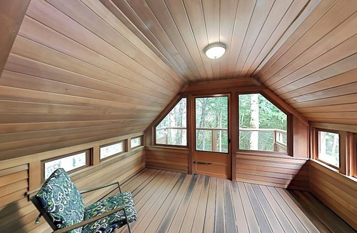 Franklin House | 2 beautifully designed, off-the-grid homes with amazing lakefront views & access