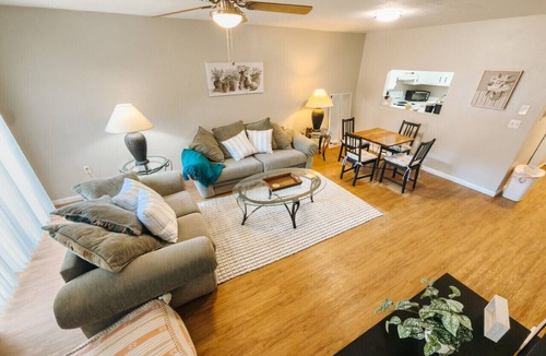 Gainesville Apartment | 2 bed/1.5 bath | Close to Shopping Plazas + POOL!