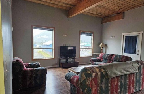 Valdez Apartment | 2 bed/1 bath - great central location - near ferry terminal, shops & more