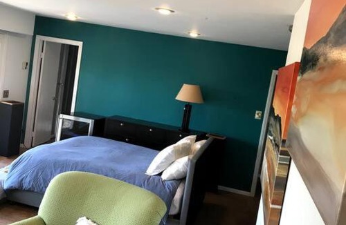 North Pacific Beach House | 2 bed 1 bath luxury condo with kitchen in PB!