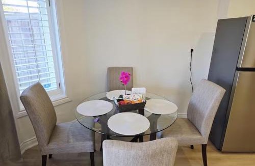 Oakville House | 2 Bed, 1 Bath- Main floor, 2 Parking- Licensed
