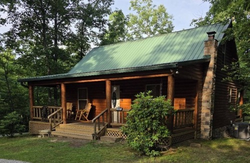 Jamestown Cabin | 2 Bed 1 bath rustic, pet friendly, Big South Fork