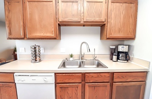 Lincoln House | 2 Bed,1Bath Massage Chair 5 Guests - South Lincoln