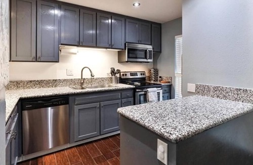 San Carlos House | 2 Bed, 2.5 Bath Lake Murray Townhouse Loaded With Amenities!