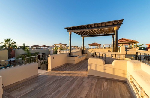 Nopolo House | 2 bed 2 bath Bikes | BBQ| LAP pool nearby