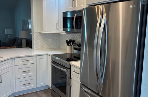 North Naples Condo | 2-bed 2- bath charming condo in North Naples off Wiggins Pass