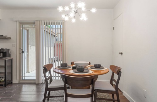 Bakersfield Condo | 2 bed 2 bath condo with washer & dryer, parking garage, and office space
