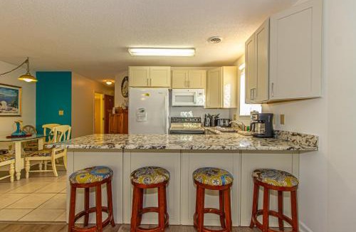 Surfside Beach House | 2 Bed 2 Bath Ground Level Golf Colony 33I Only 2 Miles To The Beach