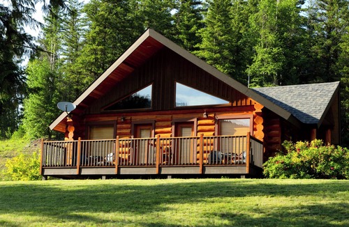 Clearwater Cabin | 2 Bed, 2 Bath Log Cabin in Wilderness Resort Near Wells Gray Provincial Park