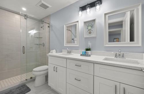 Naples Park House | 2 Bed 2 Bath Modern Naples Beach Bungalow