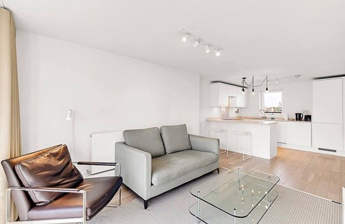 Churchill Apartment | 2-Bed, 2-Bath Third Floor Flat
