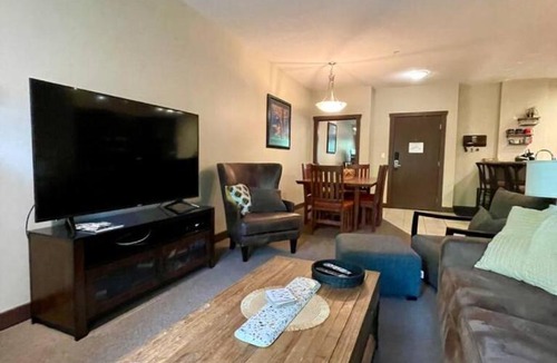 East Kootenay Apartment | 2 Bed 2 Bath with Fire Place