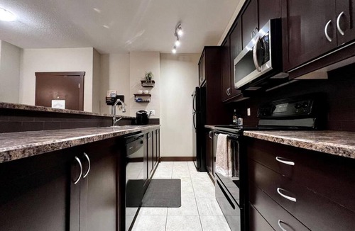 East Kootenay Apartment | 2 Bed 2 Bath with Fire Place