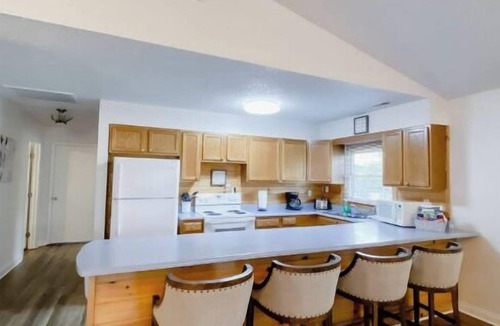 Farmers Cabin | 2 Bed/2 Bath with Large Kitchen/Gathering Space #8