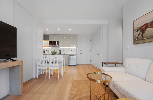 Greenpoint Apartment | 2 bed 2 bath with water views in Greenpoint/Wburg