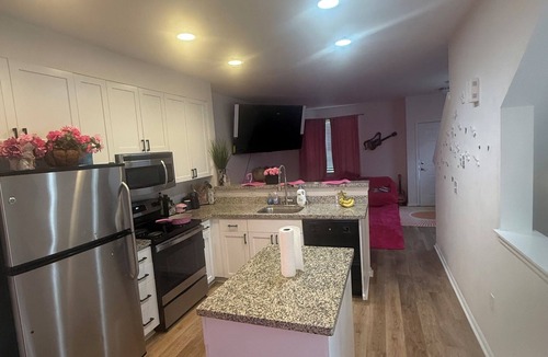 Silverdale Apartment | 2/bed/2bath APT. in Silverdale with fitness, pool, rock climb, bball, park