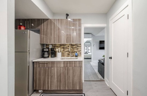 Black Rock Historic District Apartment | 2 Bed Apt in BlackRock by beach