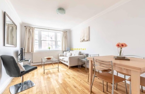 Windsor City Centre Apartment | 2 Bed Apt| Parking| Central Windsor By Tempstay