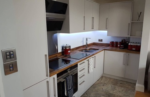 Kemptown Apartment | 2 Bed Apt - Sea Views, Seafront Location & Parking