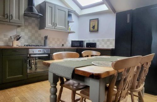 Redruth House | 2 bed barn on smallholding