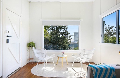 Burleigh Heads Apartment | 2-Bed Beach House in Burleigh Heads Amidst Nature