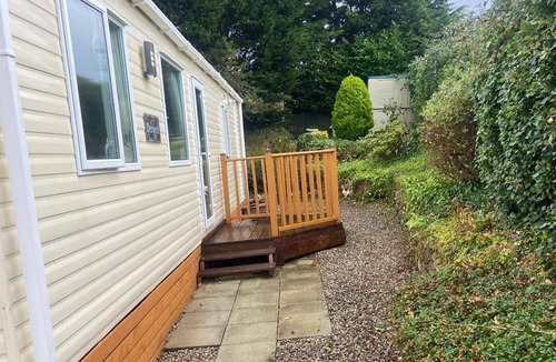 Carnforth Cabin | 2 Bed Caravan-sleeps 6-pet Friendly