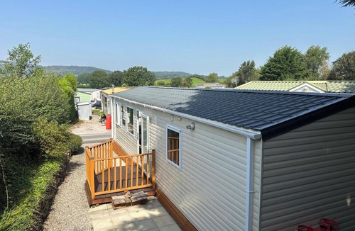 Carnforth Cabin | 2 Bed Caravan-sleeps 6-pet Friendly