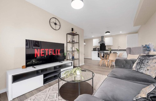 Manchester Apartment | 2 Bed City Centre Flat Balcony Free Parking