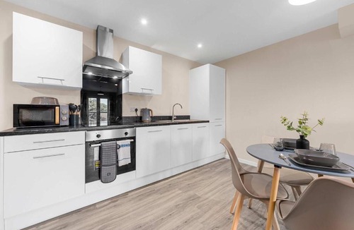 Manchester Apartment | 2 Bed City Centre Flat Balcony Free Parking