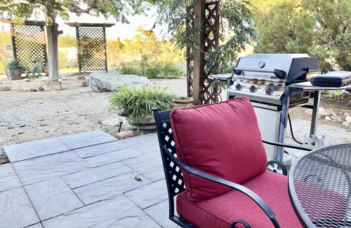 Yucca Valley House | 2 Bed Desert Getaway-Ranch Vibes near Old Town YV