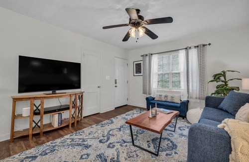 Missionary Ridge Apartment | 2 Bed Duplex near CHI Memorial, Parkridge, Erlanger, Notre Dame HS, McCallie HS