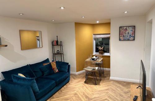 Didsbury Apartment | 2-Bed Flat in West Didsbury Near Fletcher Moss