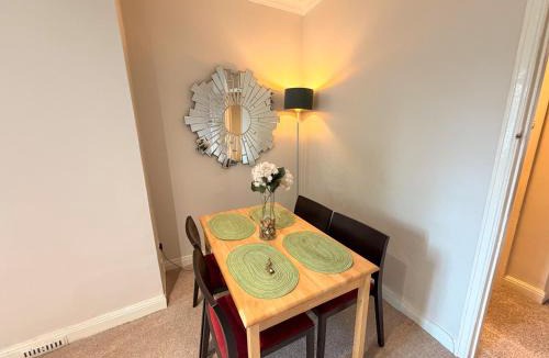 West Hendon Apartment | 2 Bed Flat - short walk from Brent Cross Station