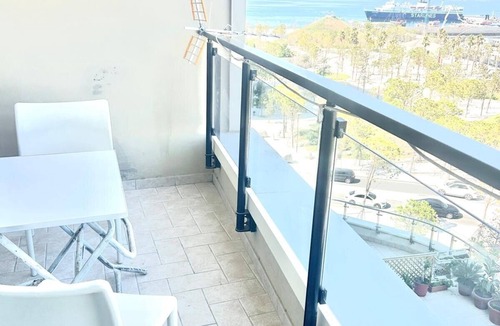 Vlore Apartment | 2 Bed Flat - Sleeps 4 - Pets - Parking - Wifi
