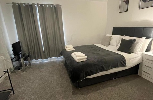 Peterlee House | 2 Bed House - Sleeps 4 - Garden - Parking - Wifi