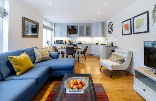 Upper Town House | 2 Bed in Bath oc-bhr24