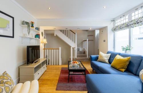 Upper Town House | 2 Bed in Bath oc-bhr24
