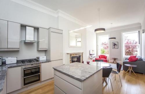 Upper Town House | 2 Bed in Bath oc-bhr43
