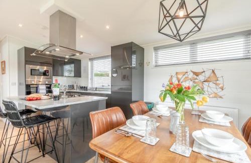 Canaston Wood Cabin | 2 Bed in Canaston Bridge oc-d34702