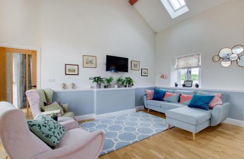 Melton Constable House | 2 Bed in Edgefield oc-2140