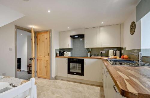 Upton St. Leonards House | 2 Bed in Gloucester oc-91603