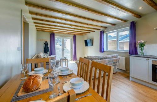 Fourstones Near Bentham Cabin | 2 Bed in Lancaster oc-53510