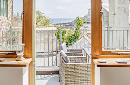 Looe House | 2 Bed in Looe oc-b27563