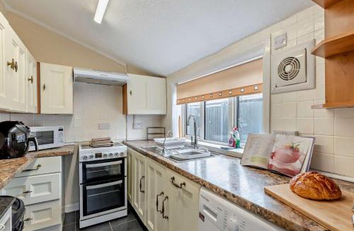 Sandilands House | 2 Bed in Mablethorpe oc-74809