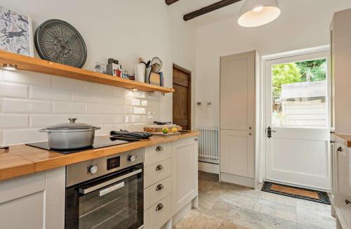 Winster House | 2 Bed in Matlock oc-92458