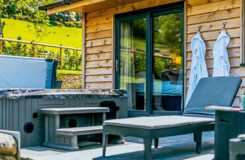 Montgomery Cabin | 2 Bed in Montgomery oc-83243