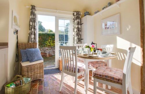 Rye House | 2 Bed in Peasmarsh oc-rh1172