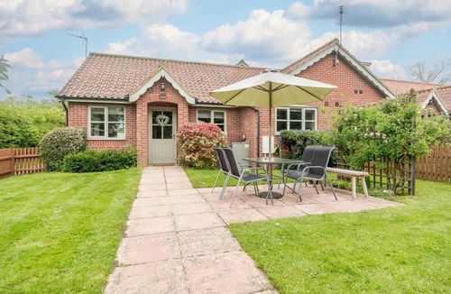 Irstead House | 2 Bed in Rollesby (oc-2324)